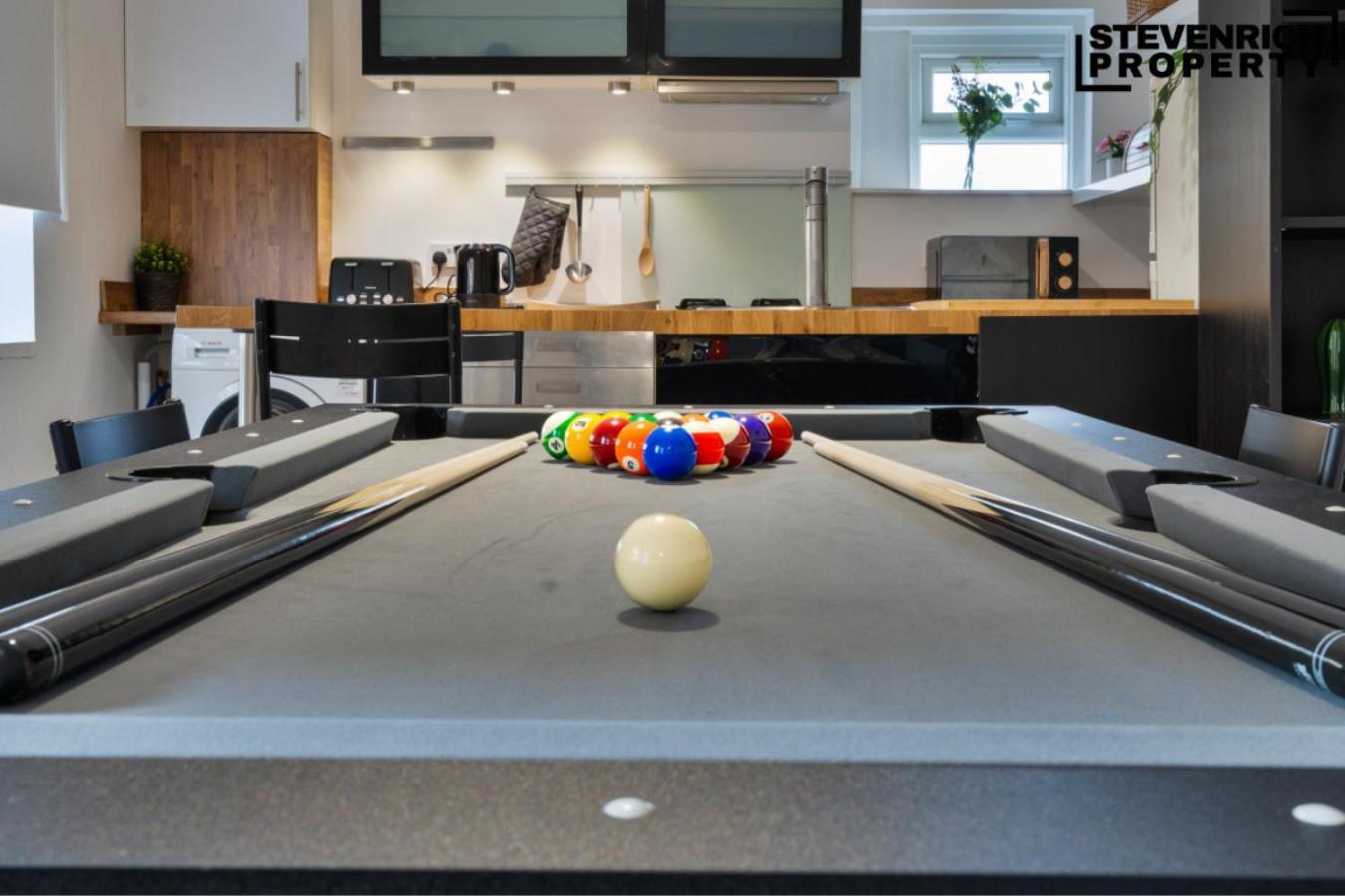 Pool Table High End 2-bedroom Appartement Londres