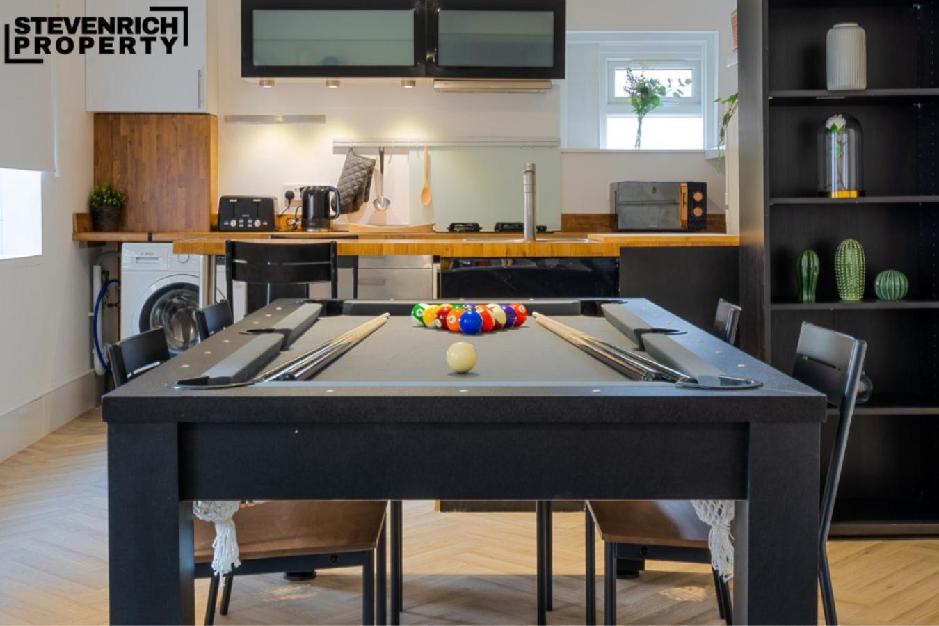 Pool Table High End 2-bedroom * Londres