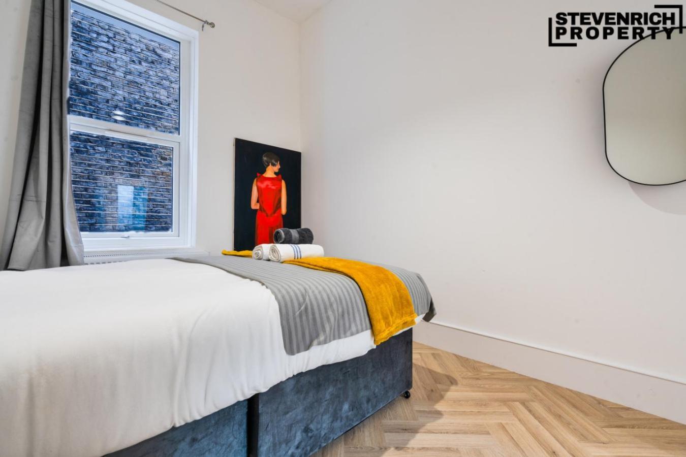 Pool Table High End 2-bedroom Londres