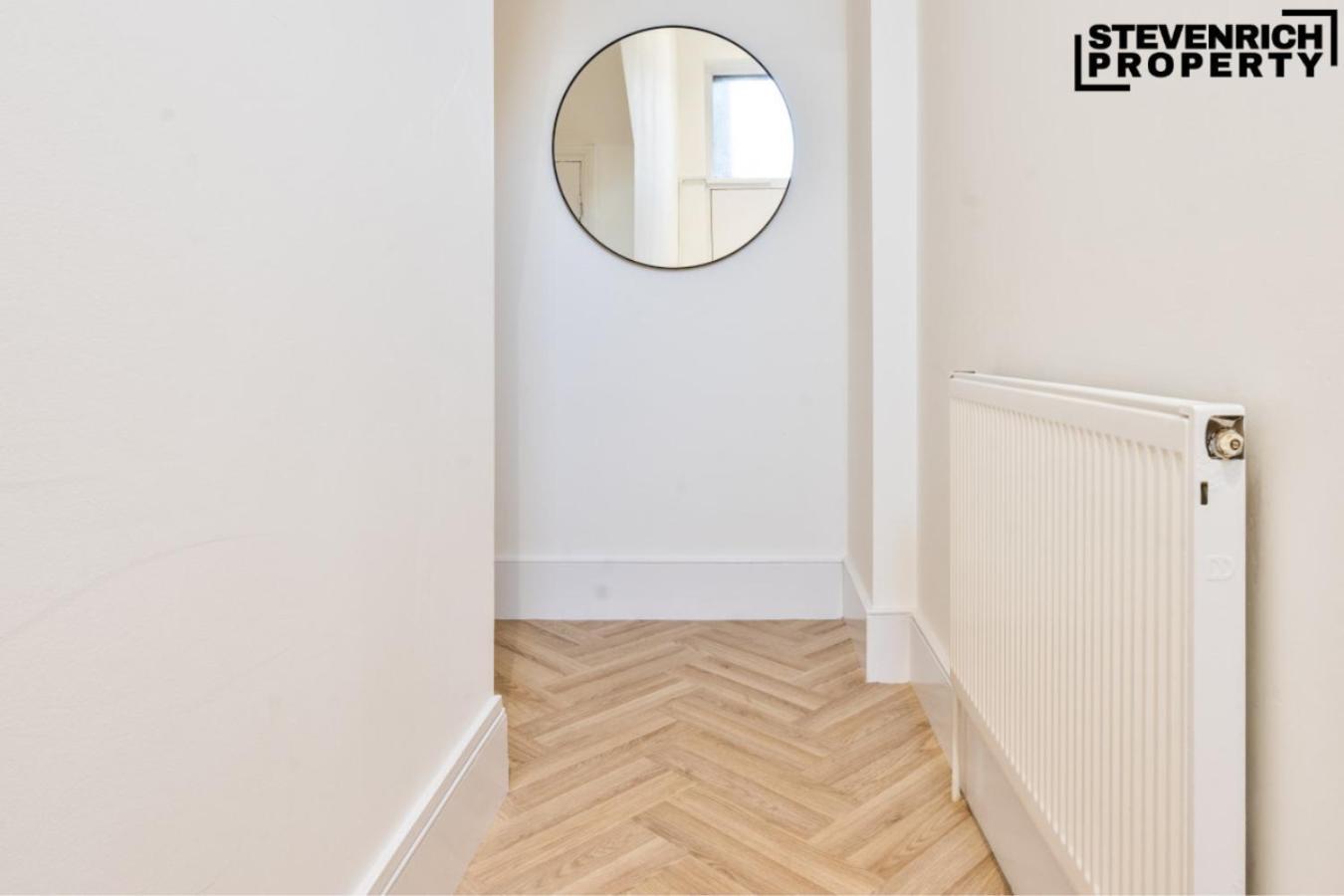 Pool Table High End 2-bedroom Appartement Londres