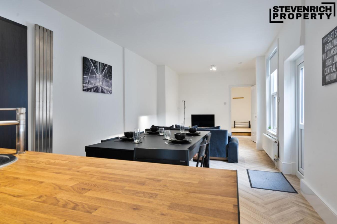 Pool Table High End 2-bedroom *